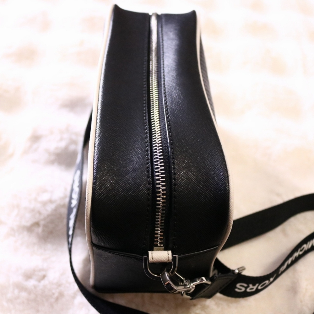 FREE SHIPPING Michael Kors Lacey Messenger Shoulder Crossbody in Black - Picture 2 of 4
